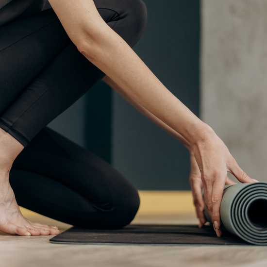 3 postures de yoga pour prendre soin de ses genoux