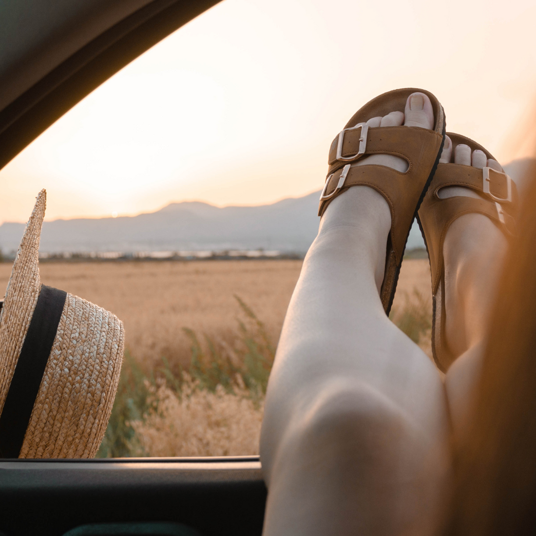 Pour être bien dans vos sandales , prenez soin de vos pieds !